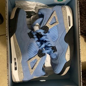 Retro Jordan 4s UNC